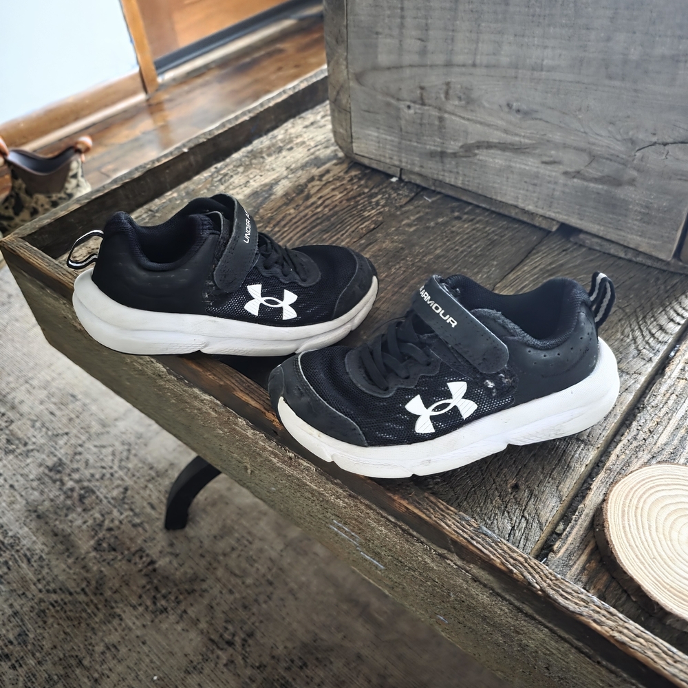 Under Armour Kids Black Sneakers